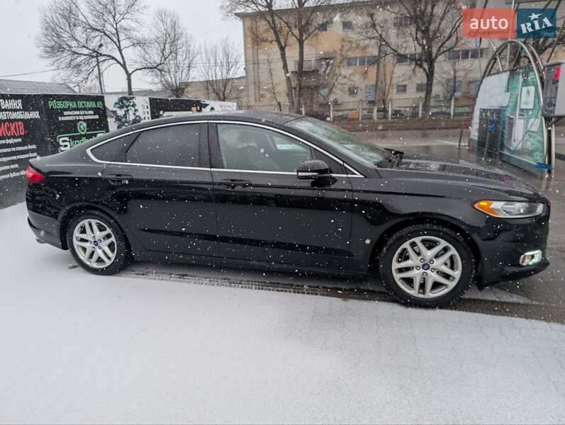 Седан Ford Fusion 2015 в Калуше