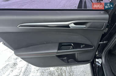 Седан Ford Fusion 2015 в 