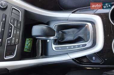 Седан Ford Fusion 2016 в 