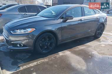 Седан Ford Fusion 2016 в 