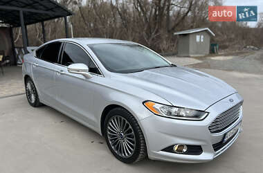 Седан Ford Fusion 2016 в 