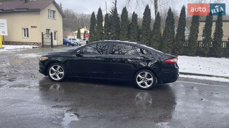 Седан Ford Fusion 2015 в Гнівані