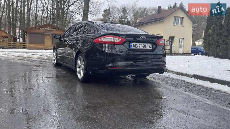 Седан Ford Fusion 2015 в Гнівані