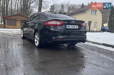 Седан Ford Fusion 2015 в 