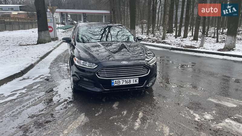 Седан Ford Fusion 2015 в Гнівані