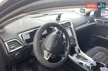 Седан Ford Fusion 2015 в 
