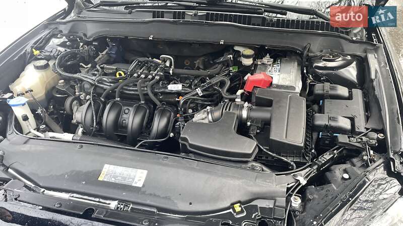 Седан Ford Fusion 2015 в Гнівані