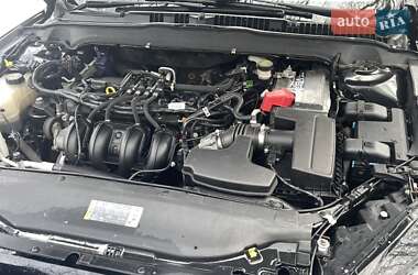 Седан Ford Fusion 2015 в 