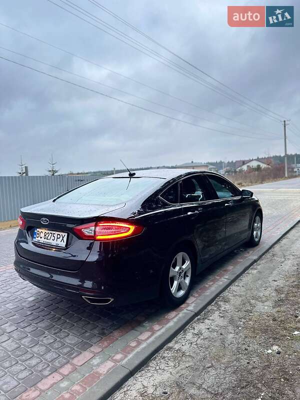 Седан Ford Fusion 2014 в Львове