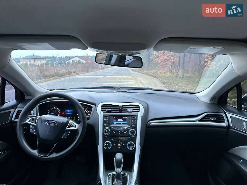 Седан Ford Fusion 2014 в Львове