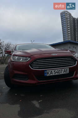 Седан Ford Fusion 2015 в 
