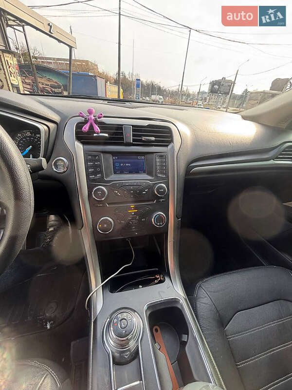 Седан Ford Fusion 2016 в Львові