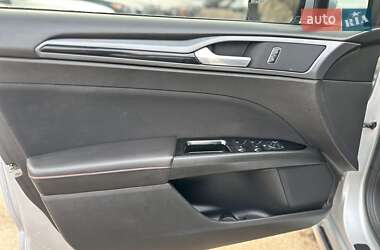Седан Ford Fusion 2014 в 