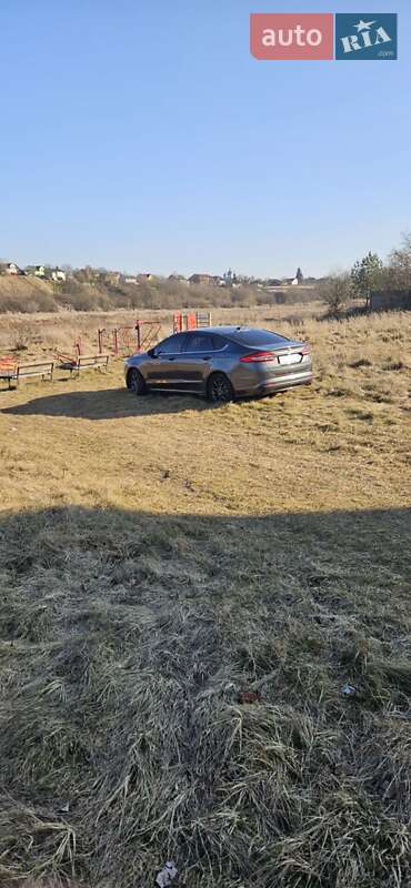 Седан Ford Fusion 2016 в Львові