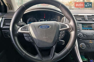 Седан Ford Fusion 2013 в 