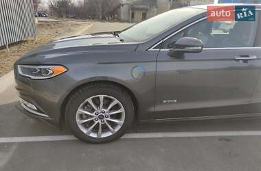 Седан Ford Fusion 2017 в 