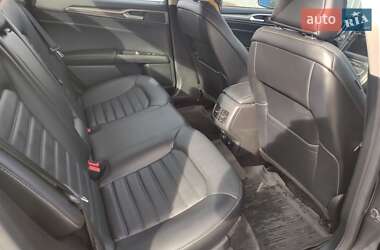 Седан Ford Fusion 2017 в 