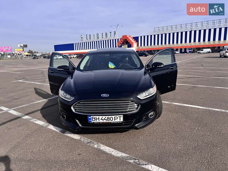 Седан Ford Fusion 2016 в Одесі