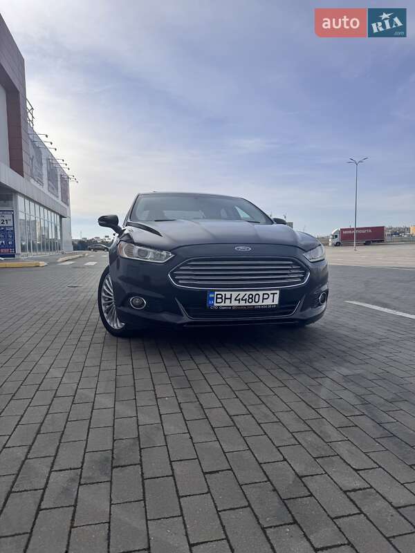 Седан Ford Fusion 2016 в Одесі