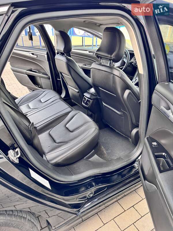 Седан Ford Fusion 2016 в Одесі
