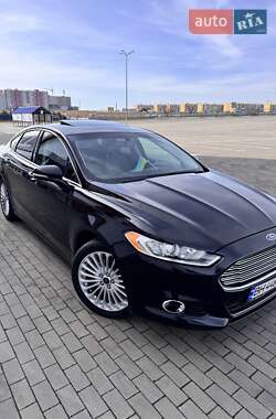 Седан Ford Fusion 2016 в 