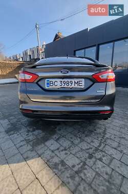 Седан Ford Fusion 2015 в 