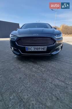 Седан Ford Fusion 2015 в Львові