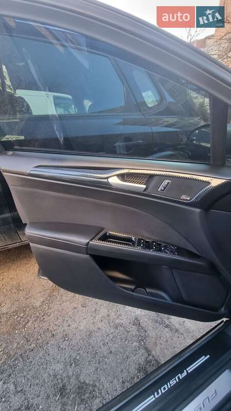 Седан Ford Fusion 2015 в Львові