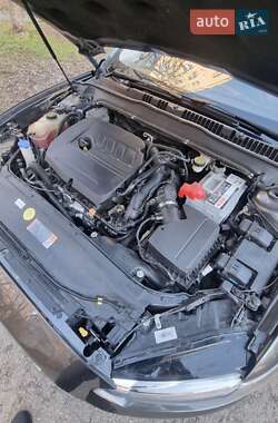 Седан Ford Fusion 2015 в 