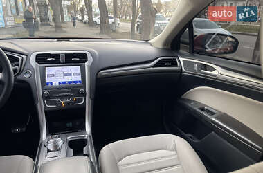 Седан Ford Fusion 2020 в 