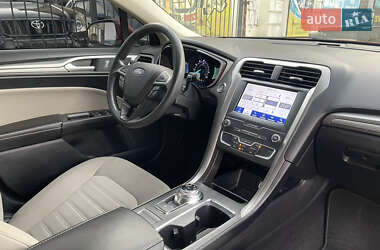 Седан Ford Fusion 2020 в 