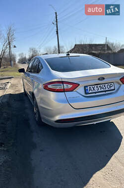 Седан Ford Fusion 2015 в 