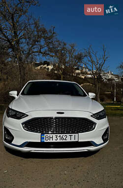 Седан Ford Fusion 2020 в 