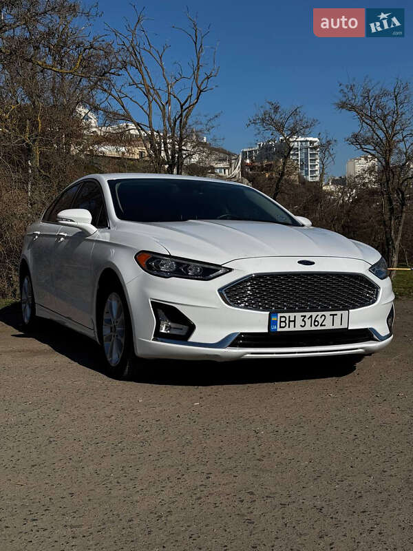 Седан Ford Fusion 2020 в Одессе