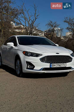 Седан Ford Fusion 2020 в 