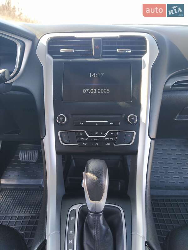 Седан Ford Fusion 2015 в Буске
