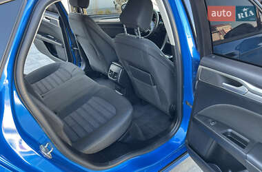 Седан Ford Fusion 2020 в 