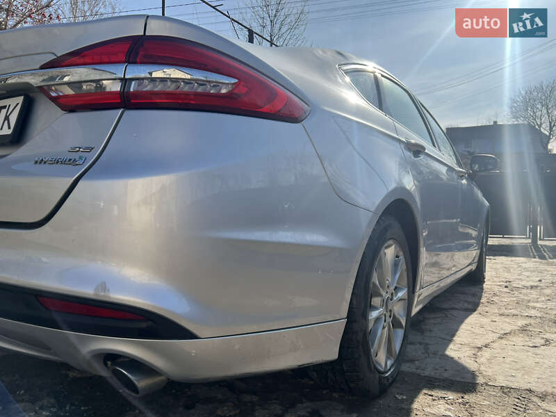Седан Ford Fusion 2017 в Львове