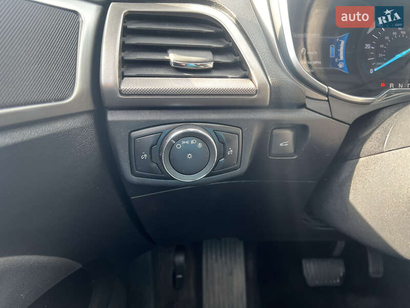 Седан Ford Fusion 2017 в Львове