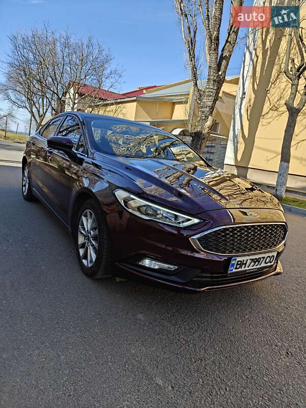 Седан Ford Fusion 2016 в 