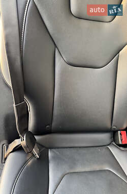 Седан Ford Fusion 2016 в 