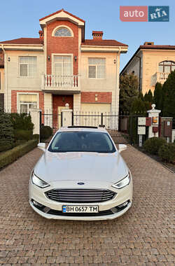 Седан Ford Fusion 2016 в 