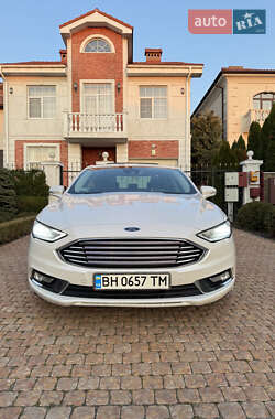 Седан Ford Fusion 2016 в 