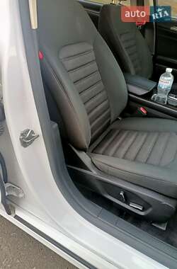 Седан Ford Fusion 2017 в 