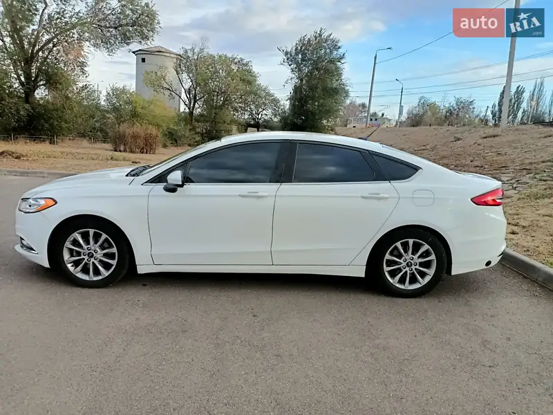 Седан Ford Fusion 2017 в 