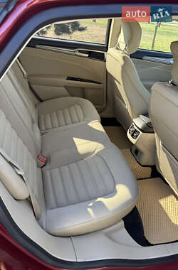 Седан Ford Fusion 2014 в 