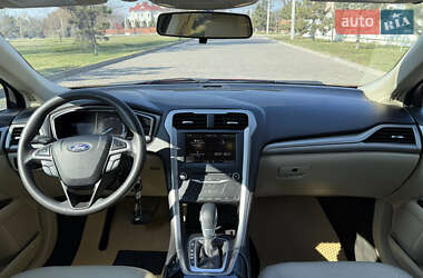 Седан Ford Fusion 2014 в 