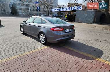 Седан Ford Fusion 2012 в 