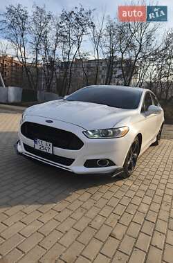 Седан Ford Fusion 2015 в Черновцах