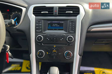 Седан Ford Fusion 2015 в 